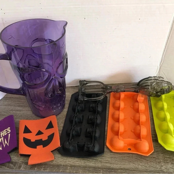 Halloween Kitchenware  Lot - Picture 3 of 8